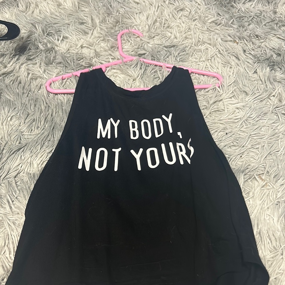 BLACK CROP